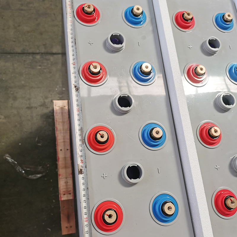 用于太阳能存储电信系统的 2V OPzS800 电池